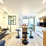 Le Maeva - T2- Front De Mer- Clim - Parking - Wifi- Sudsejourconciergerie *