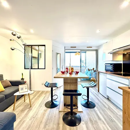 Le Maeva - T2- Front De Mer- Clim - Parking - Wifi- Sudsejourconciergerie *