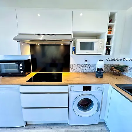 Apartment Le Maeva - T2- Front De Mer- Clim - Parking - Wifi- Sudsejourconciergerie