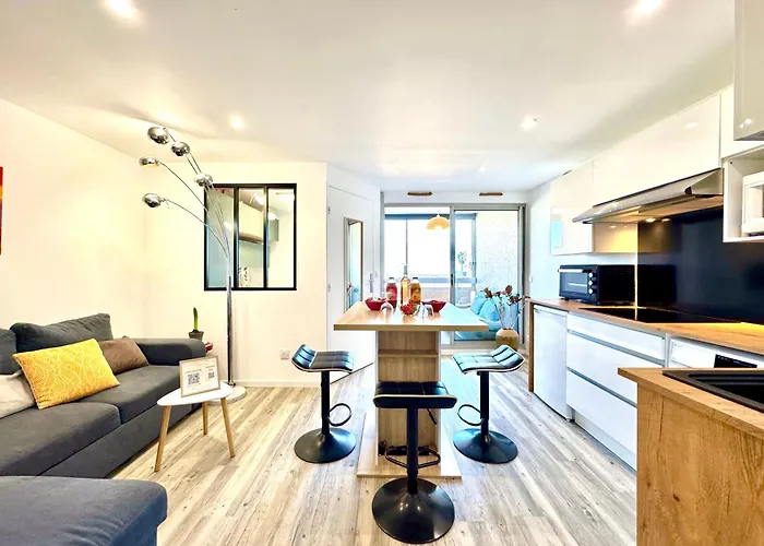 Le Maeva - T2- Front De Mer- Clim - Parking - Wifi- Sudsejourconciergerie *