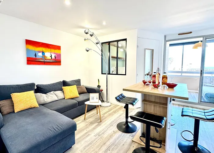 Le Maeva - T2- Front De Mer- Clim - Parking - Wifi- Sudsejourconciergerie